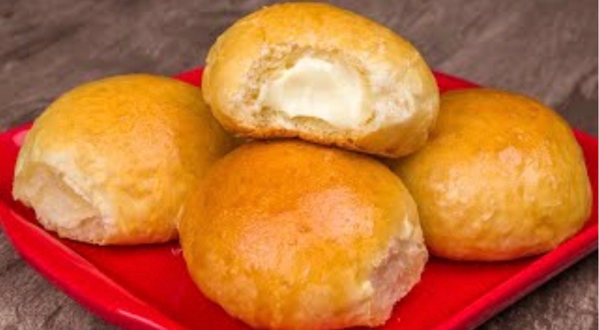 Pão de Cenoura com Requeijão (5 un)